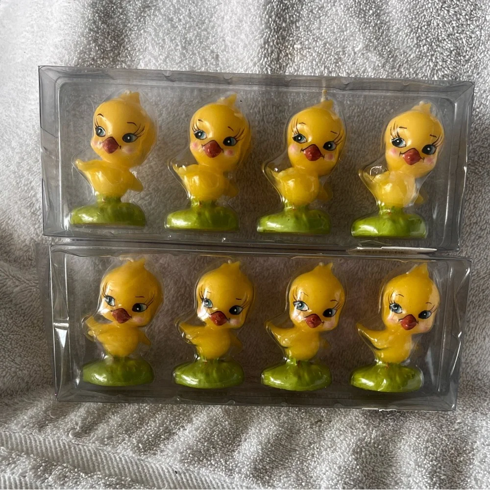 NIB 2 SETS OF 4 EASTER CHICK CANDLES- 2007- TARGET